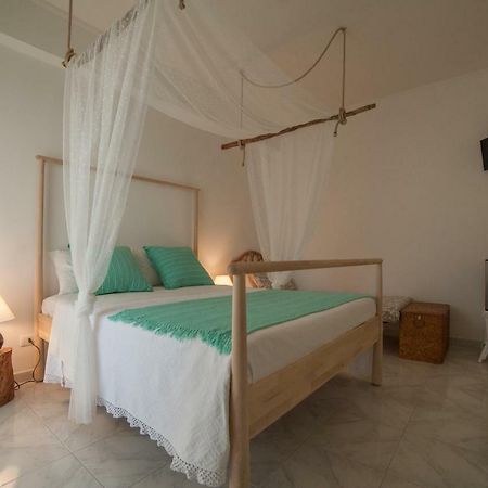 Casa D'Amare Hotel Trani Bagian luar foto